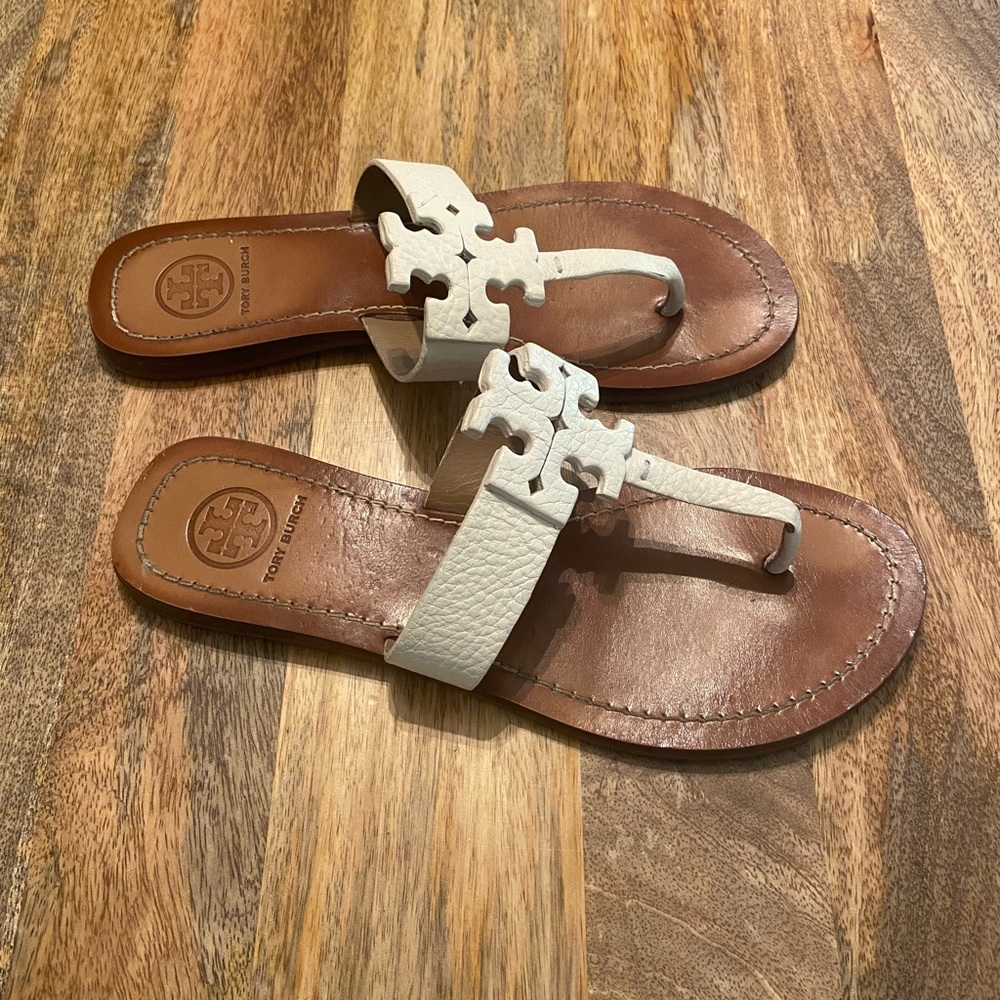 Authentic Tory Burch thong style sandals size 6